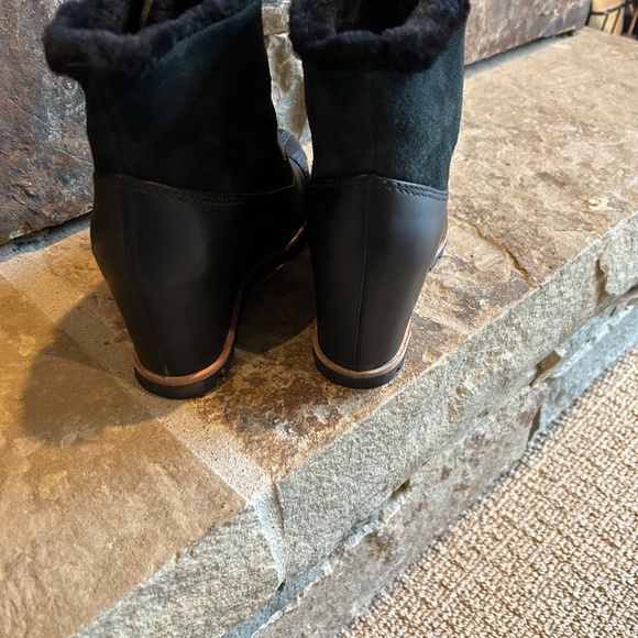Ugg Winter Boots - Picture 9 of 14